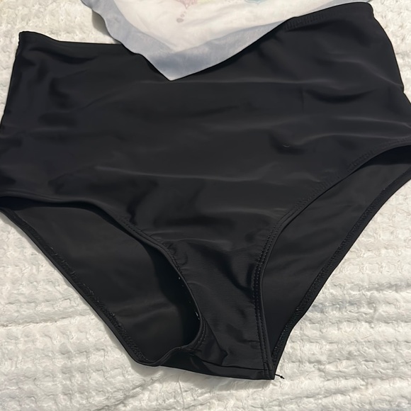 Colorful Patterned Bikini Set - Picture 4 of 5